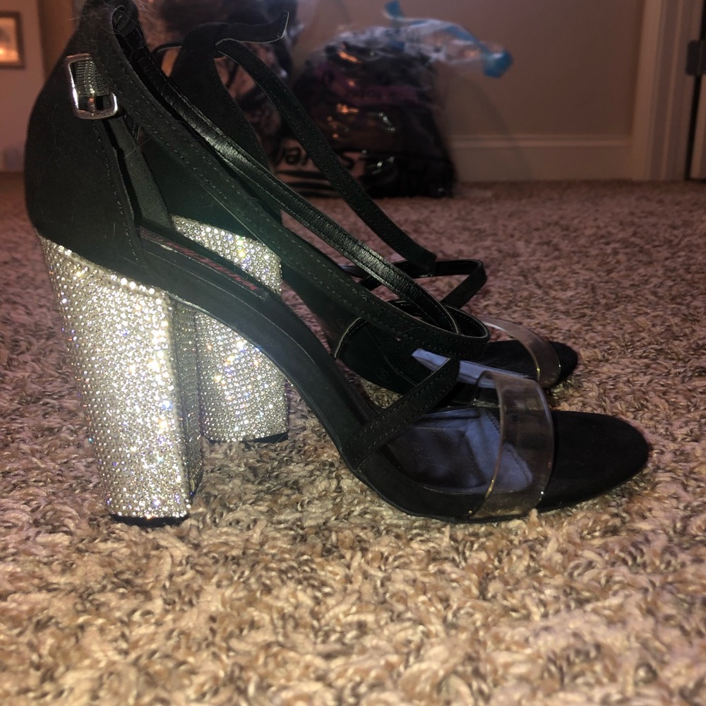 Formal Event Heels - Picture 3 of 3